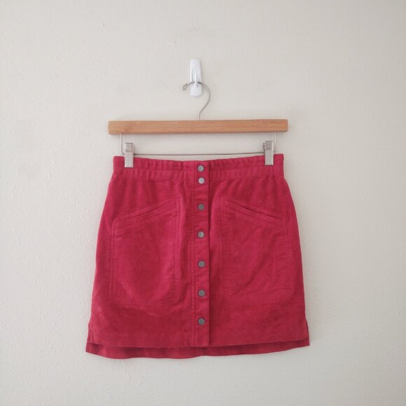 !! BCBGMaxAzria Mora Carbon Snap Front Faux Suede Snap Front Mini Skirt - Picture 3 of 5